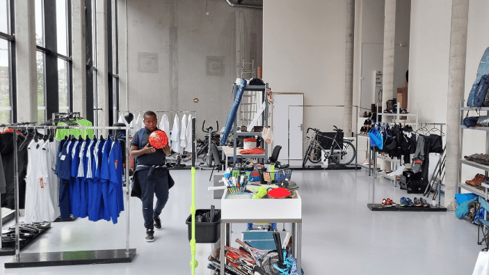 À Paris, la Recyclerie Sportive offre une nouvelle jeunesse aux articles de sport